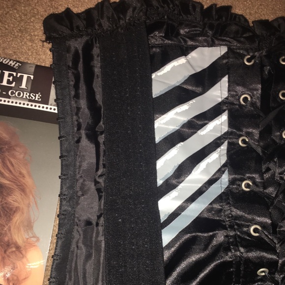 Bone corset - Picture 5 of 6